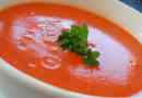 Cómo hacer sopa de tomate en casa