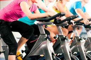 ¿Cuántas calorías quemo al andar en bicicleta?