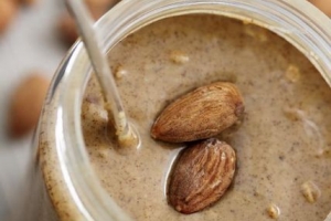 Cómo hacer mantequilla de almendras en casa