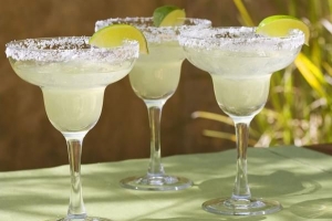 Cómo hacer una margarita con hielo fácil