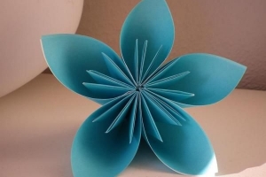 Cómo hacer una flor de origami de 5 pétalos