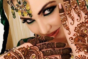 Cómo hacer diseños nupciales de mehndi para manos