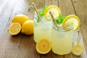 Cómo hacer limonada casera saludable