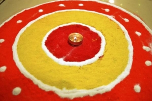 Cómo hacer rangoli con puntos paso a paso