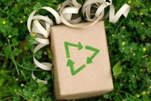 Cómo usar cosas recicladas para decorar en navidad